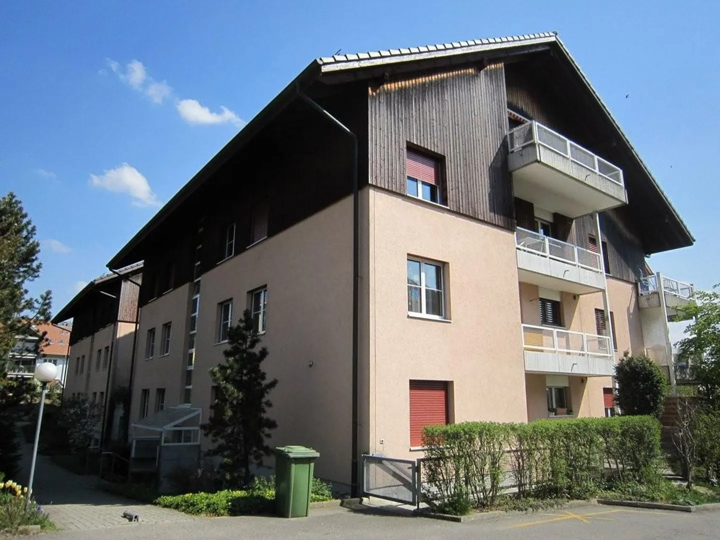 Craft room for rent - Photo 1 of 2