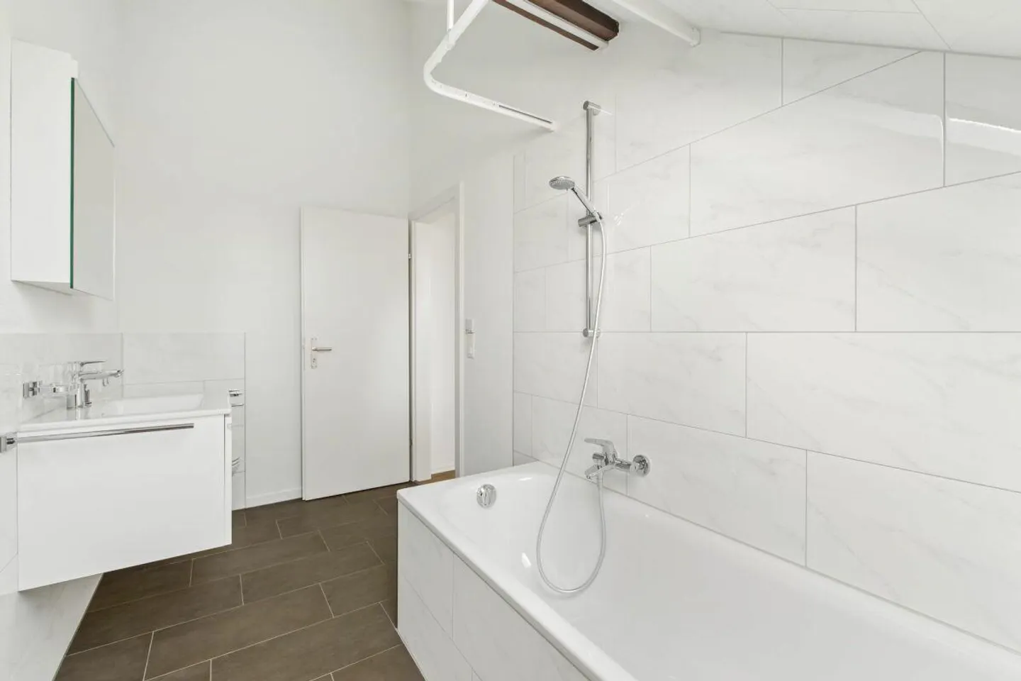 2.5 Room Apartment in Iselin Quarter - Photo 2 of 6