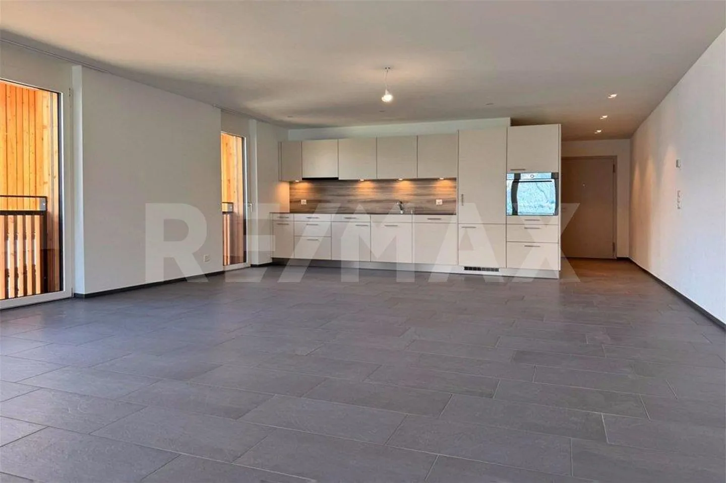 Stilvolles Apartment mit Seesicht - Foto 3 von 11
