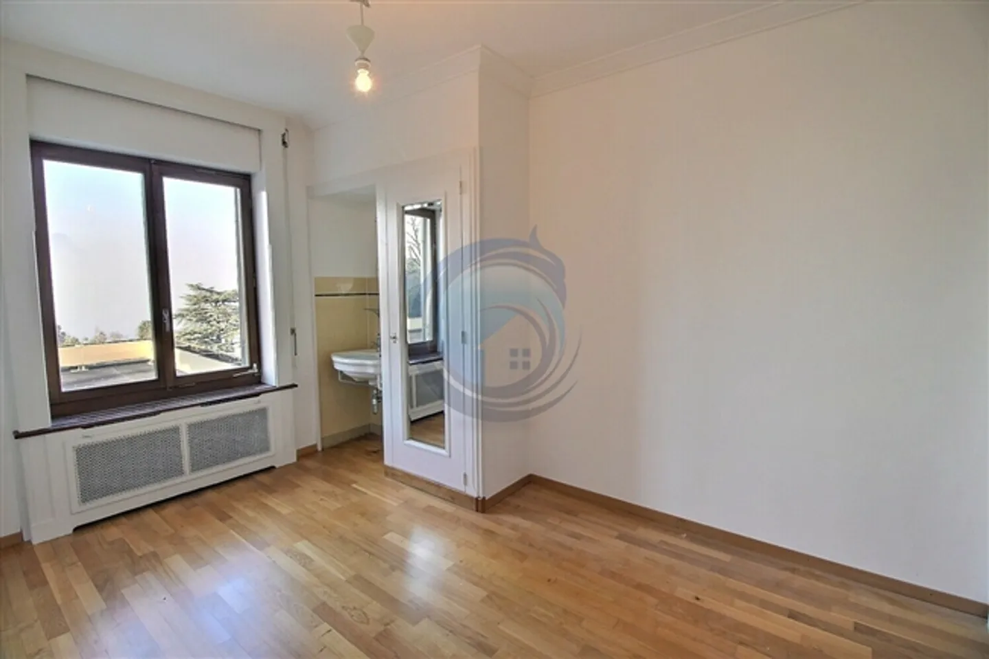 SPACIOUS 4.5-ROOM APARTMENT WITH PANORAMIC VIEW OF THE LAKE - Photo 15 of 20