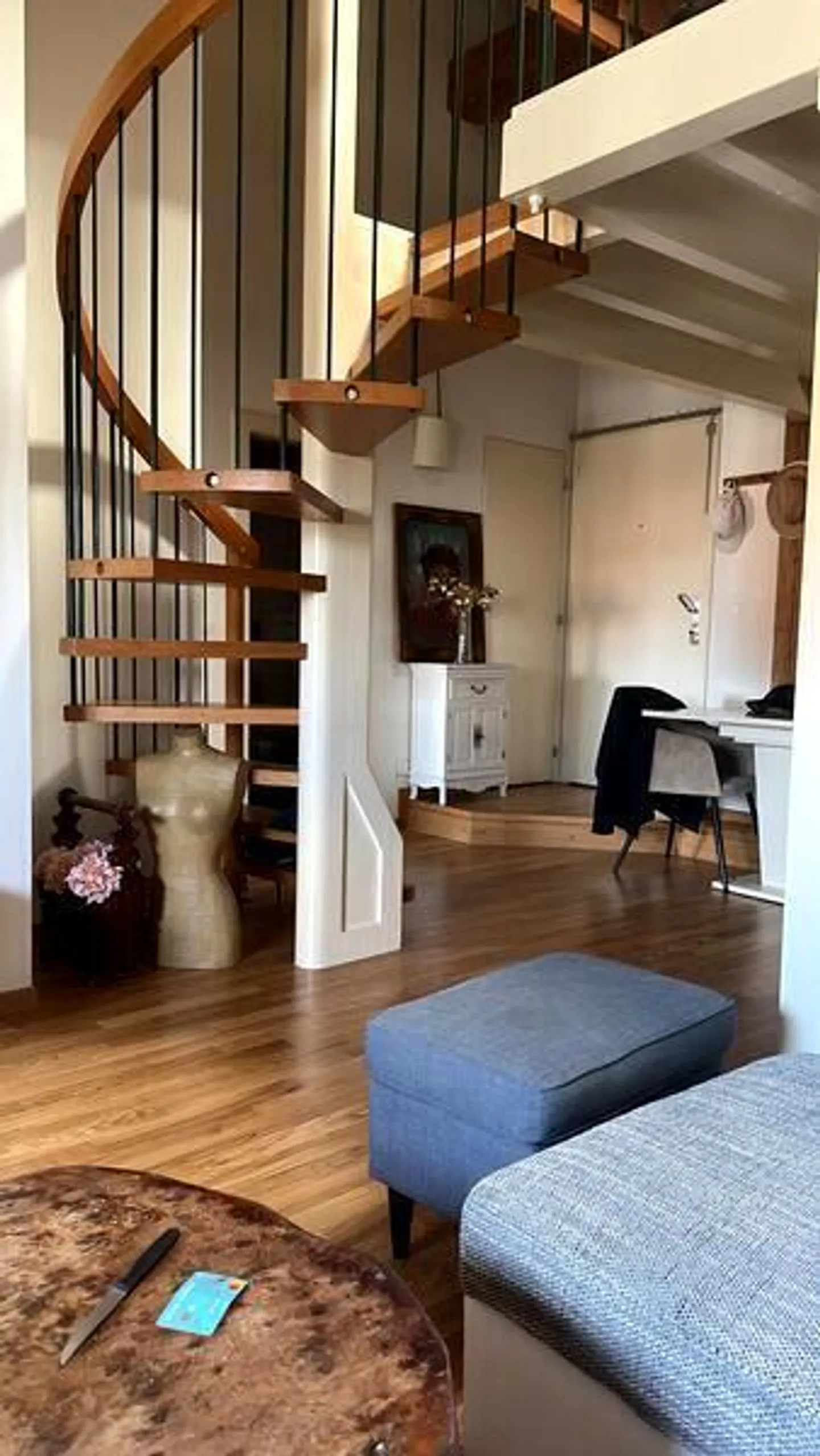 ATTIC APARTMENT 2½ ROOMS IN GENEVA - CENTER, FURNISHED, DURATION DETERMINED - Photo 5 of 9