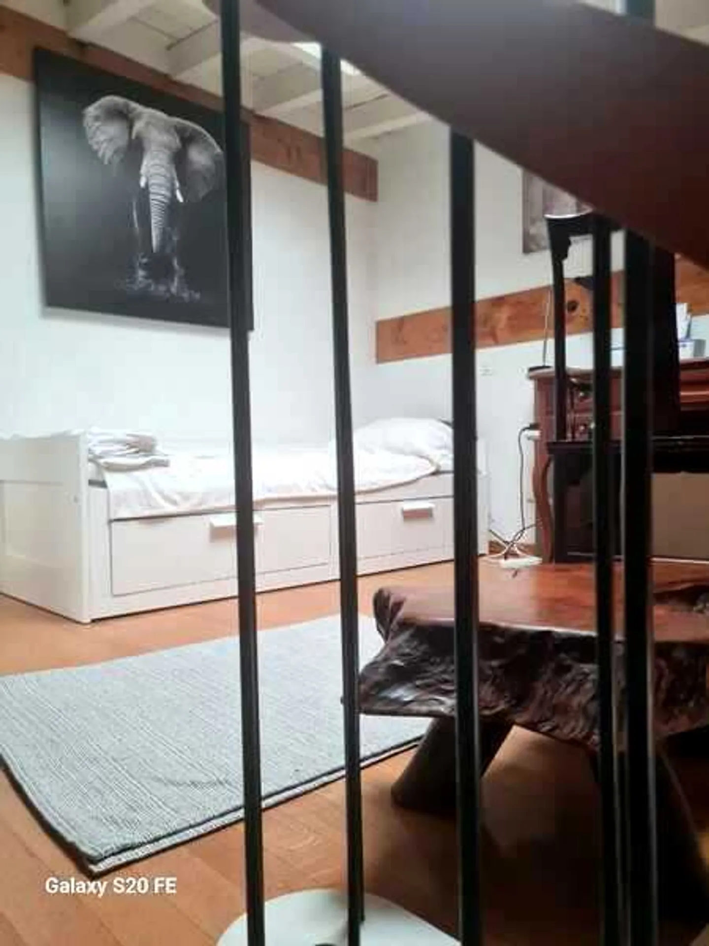 ATTIC APARTMENT 2½ ROOMS IN GENEVA - CENTER, FURNISHED, DURATION DETERMINED - Photo 6 of 9
