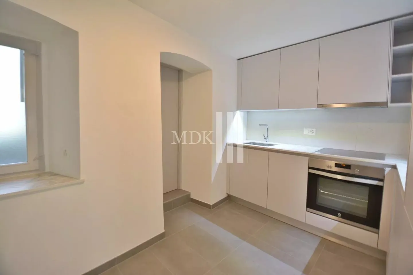 Zu vermieten in Monthey eine schöne 2,5-Zimmer-Wohnung im 1. Stock - Foto 1 von 5