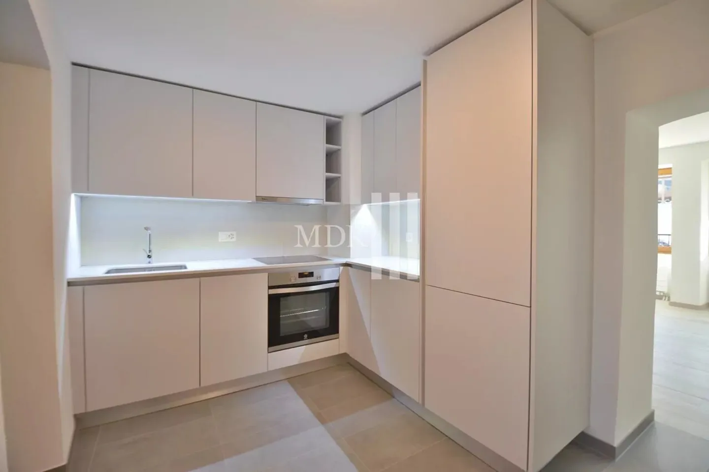 Zu vermieten in Monthey eine schöne 2,5-Zimmer-Wohnung im 1. Stock - Foto 2 von 5