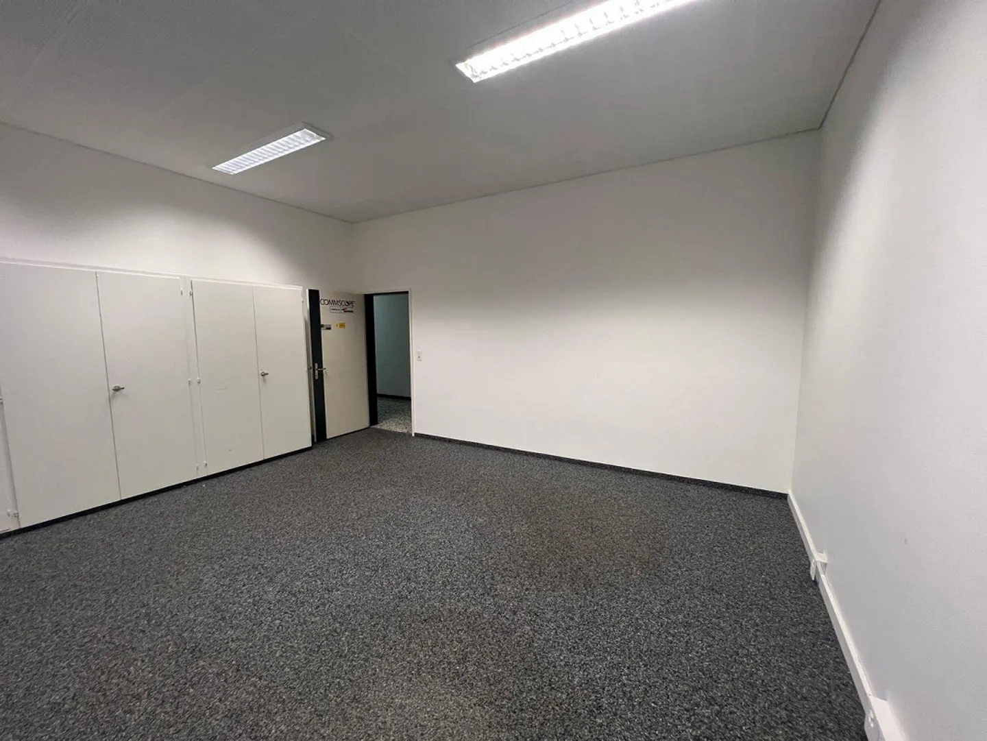 Spazi commerciali, di stoccaggio e uffici a prezzi accessibili in affitto a partire da 10m2 - Foto 3 di 9