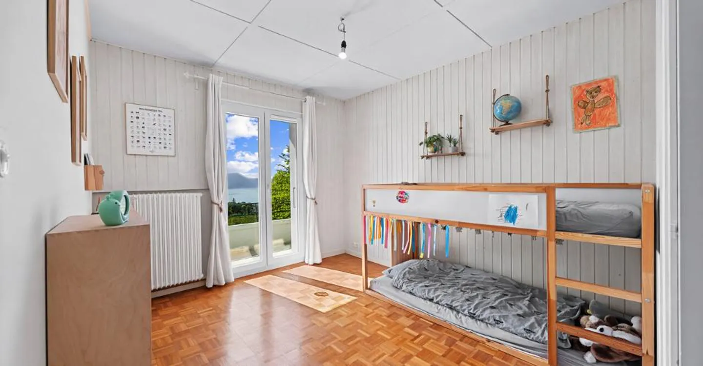 Charming individual villa with lake view - Photo 3 of 12