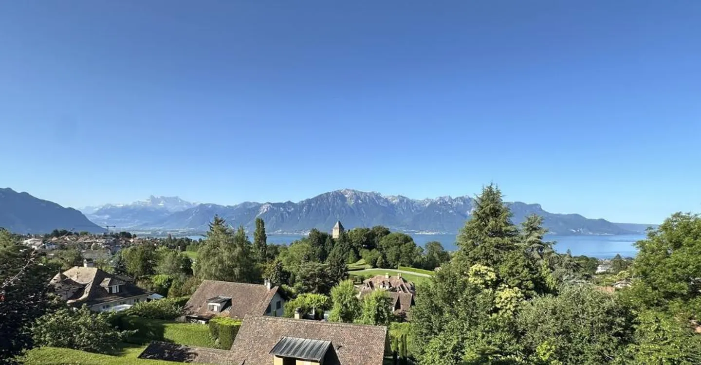 Charming individual villa with lake view - Photo 4 of 12