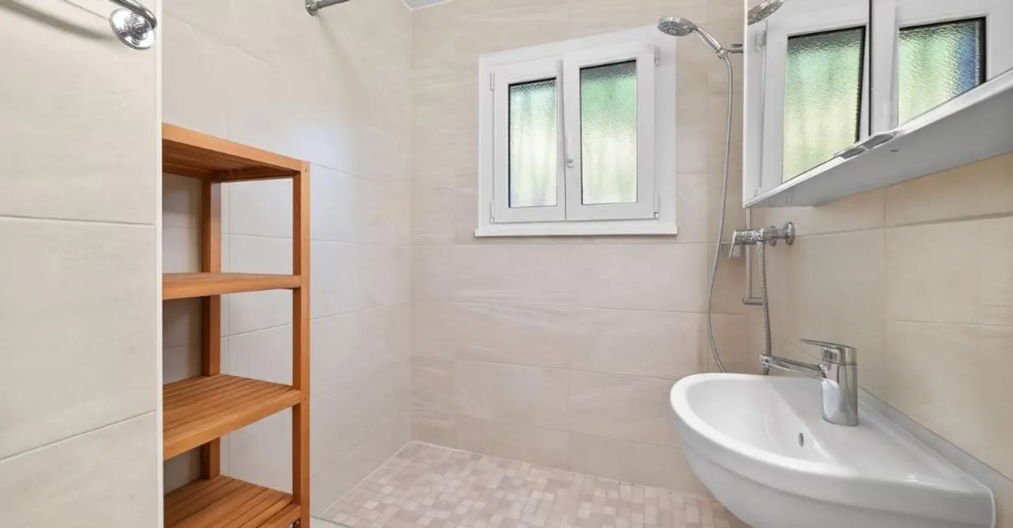 Charming individual villa with lake view - Photo 12 of 12