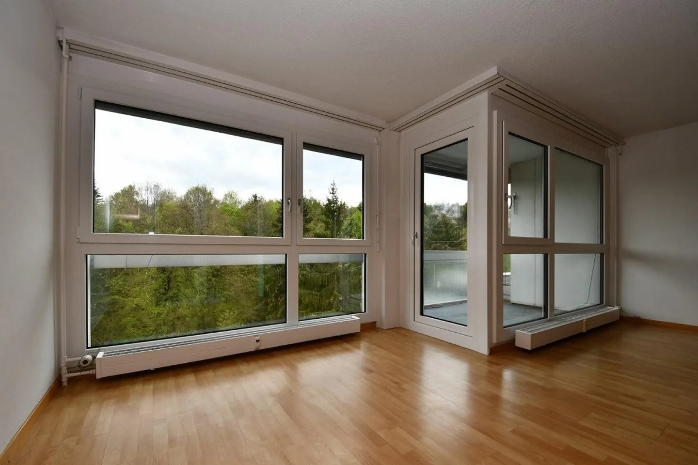 Appartamento soleggiato di 3,5 stanze con vista a Kleefeld - Foto 3 di 10