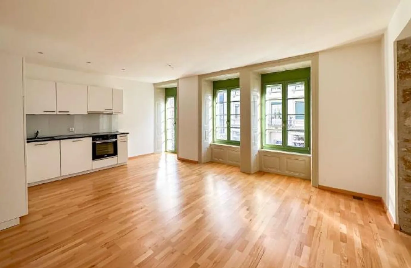 Modern 2.5-room apartment with balcony in the city center of Biel - Photo 1 of 6