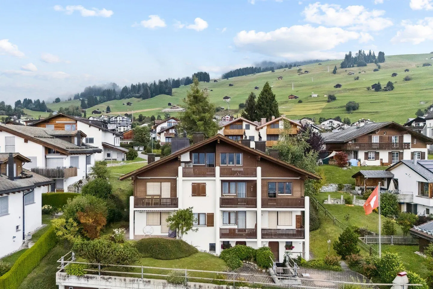 Incantevole idillio montano con vista mozzafiato - Foto 1 di 4