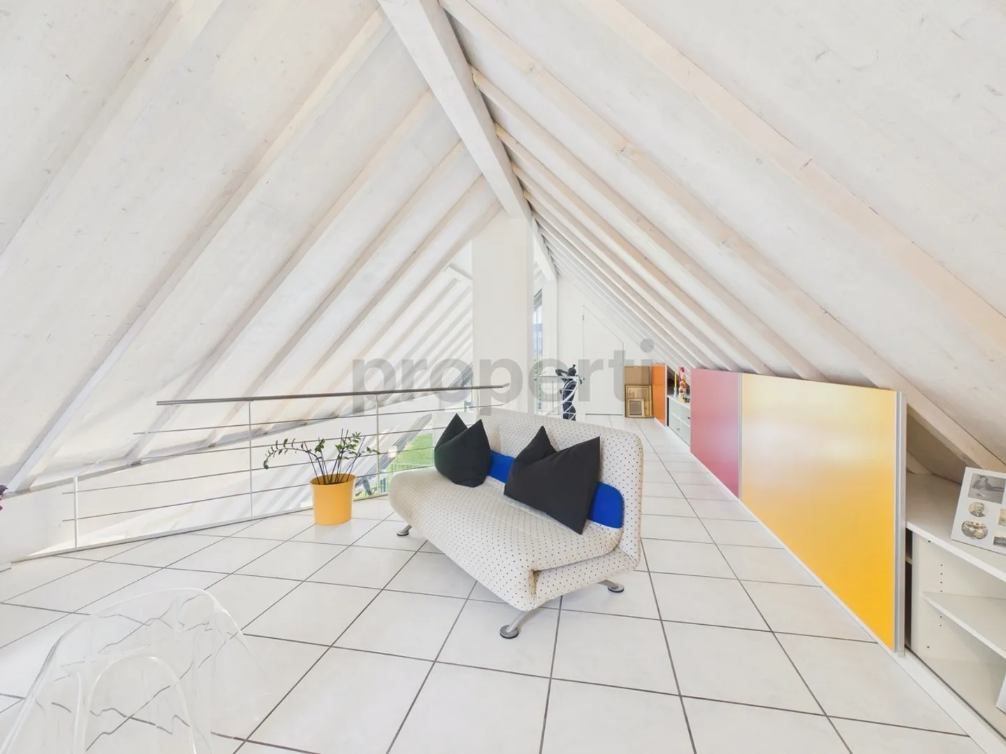 Bright 3.5-Room Apartment with Lake View - Photo 8 of 13