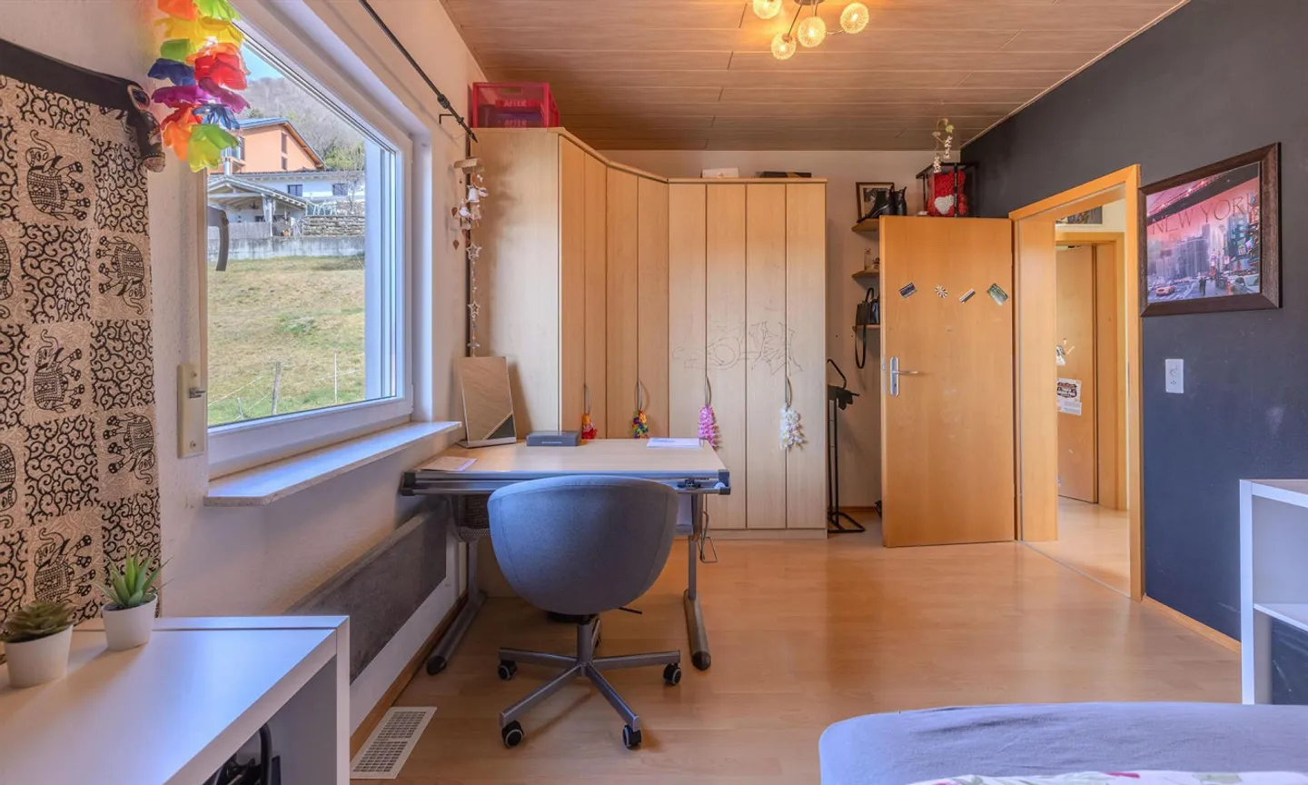 Belle maison de 5,5 pièces avec jardin près de la banque - Photo 6 sur 9