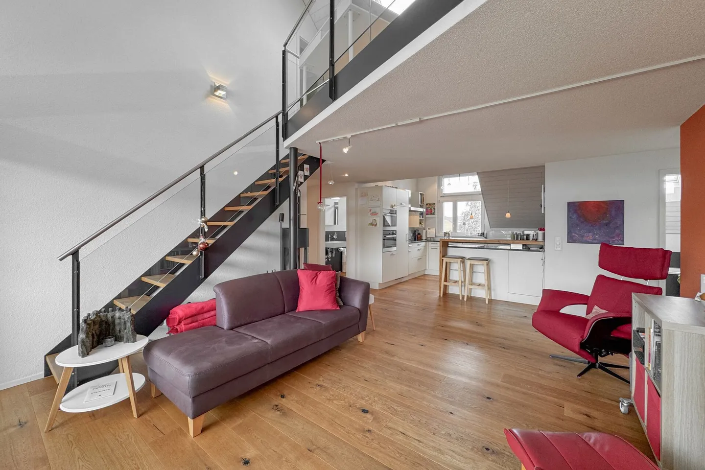 L'architecture rencontre la lumière et la vue sur la montagne : Maisonette avec haute confidentialité - Photo 2 sur 13