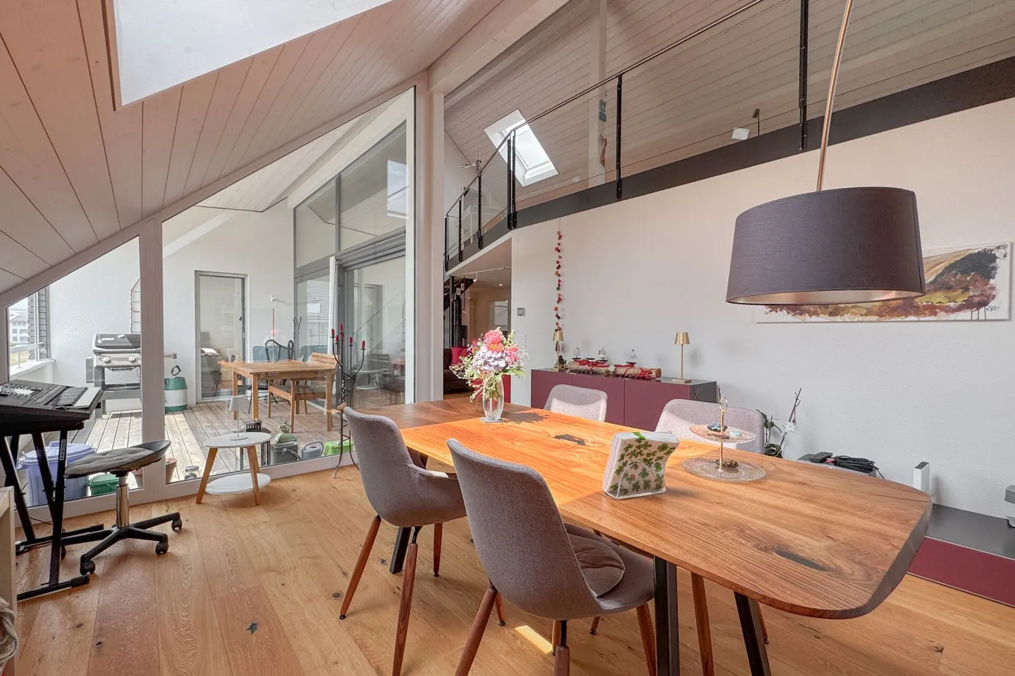 L'architecture rencontre la lumière et la vue sur la montagne : Maisonette avec haute confidentialité - Photo 3 sur 13