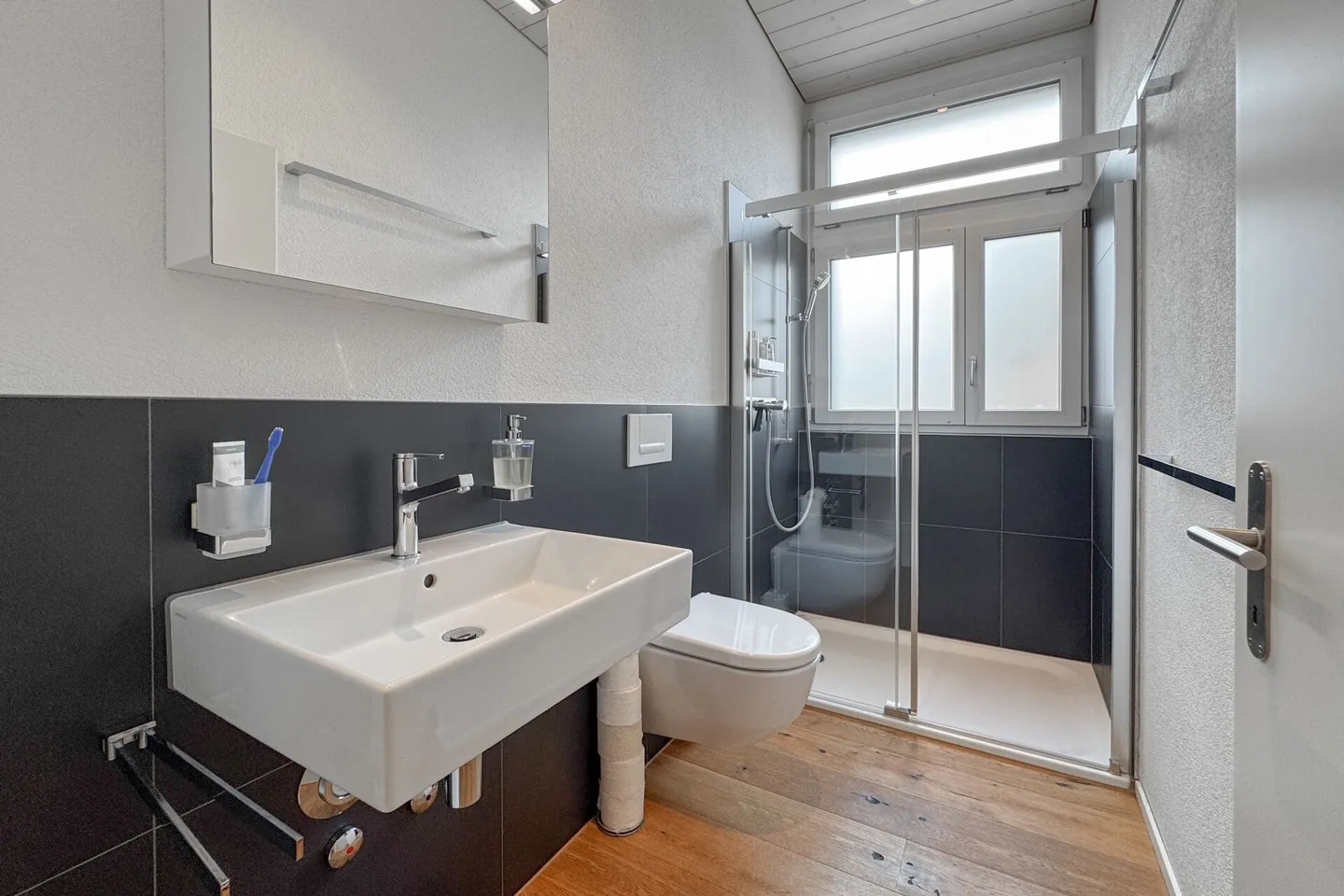 L'architecture rencontre la lumière et la vue sur la montagne : Maisonette avec haute confidentialité - Photo 10 sur 13