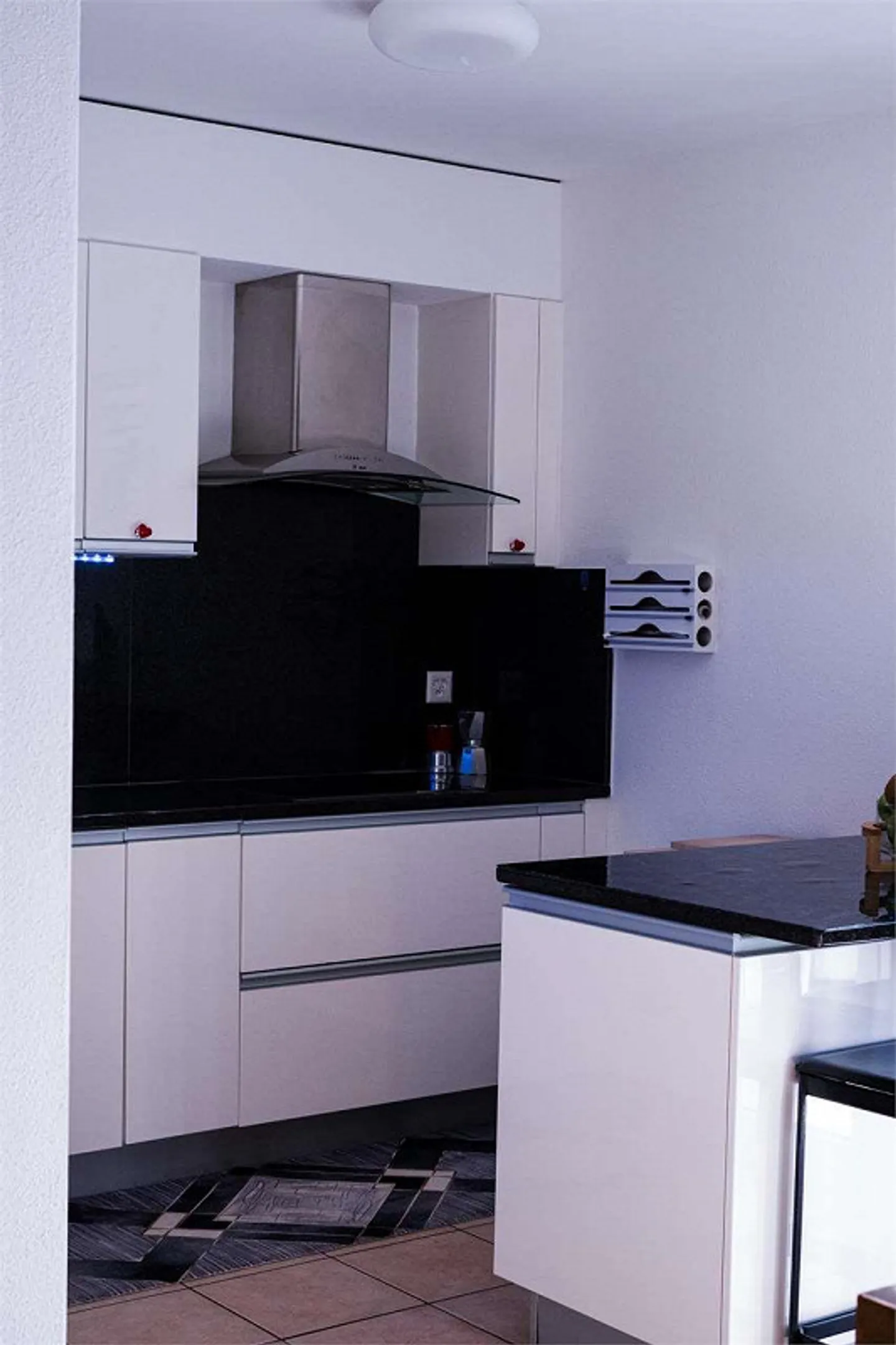 BEL APPARTEMENT AVEC JARDIN À SANT'ANTONINO - Photo 2 sur 13