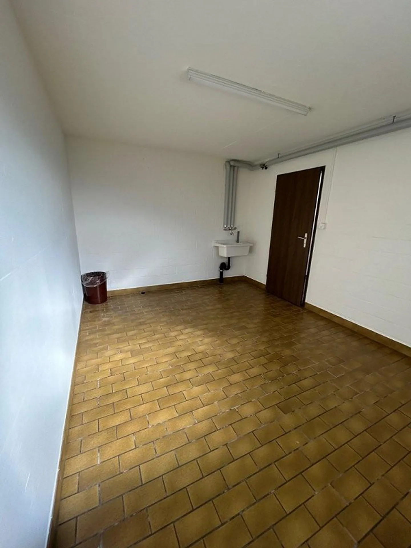 Stanza hobby con lavabo - Foto 3 di 3