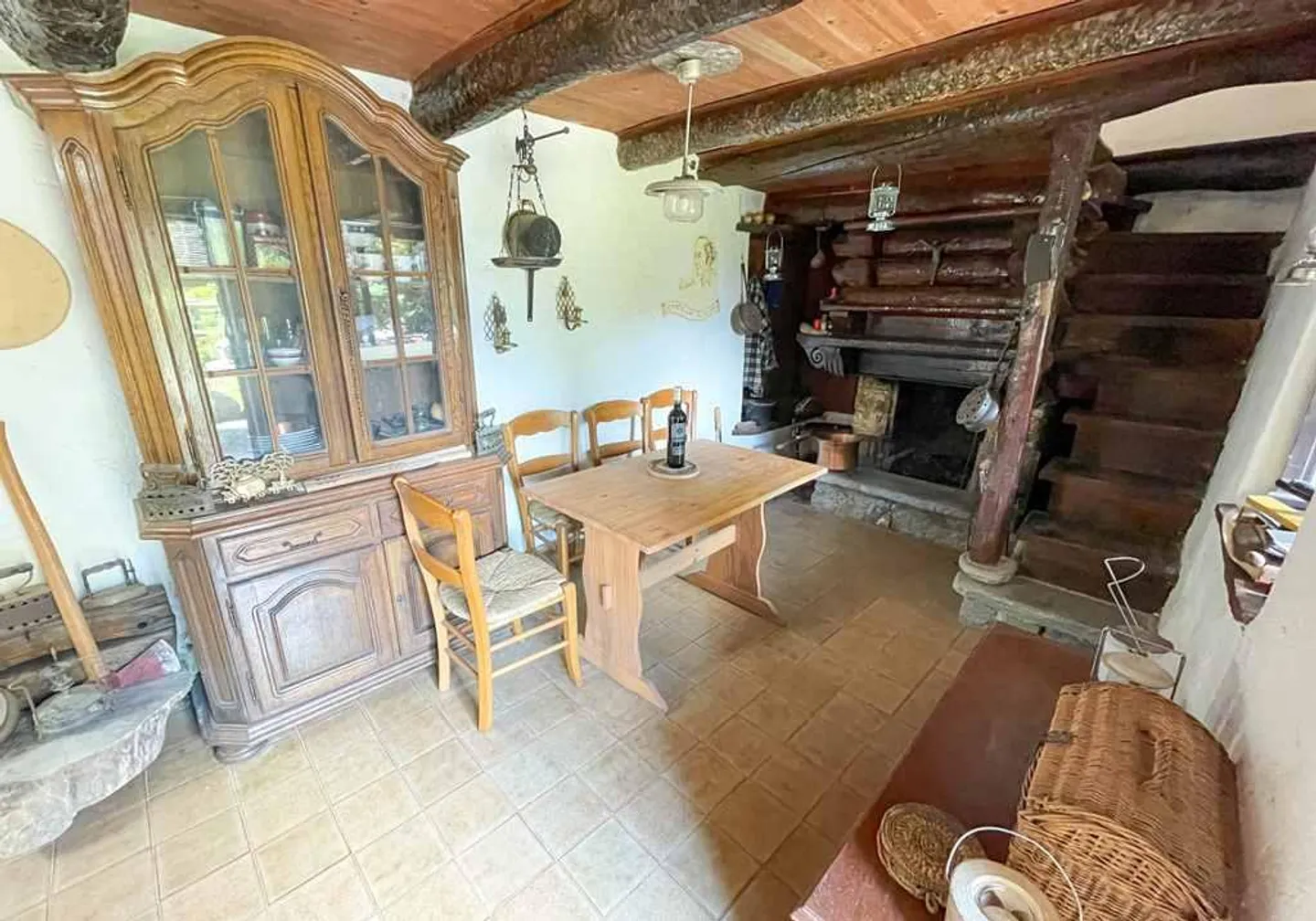 Beautiful 3-room rustic house with garden and view - Photo 3 of 17