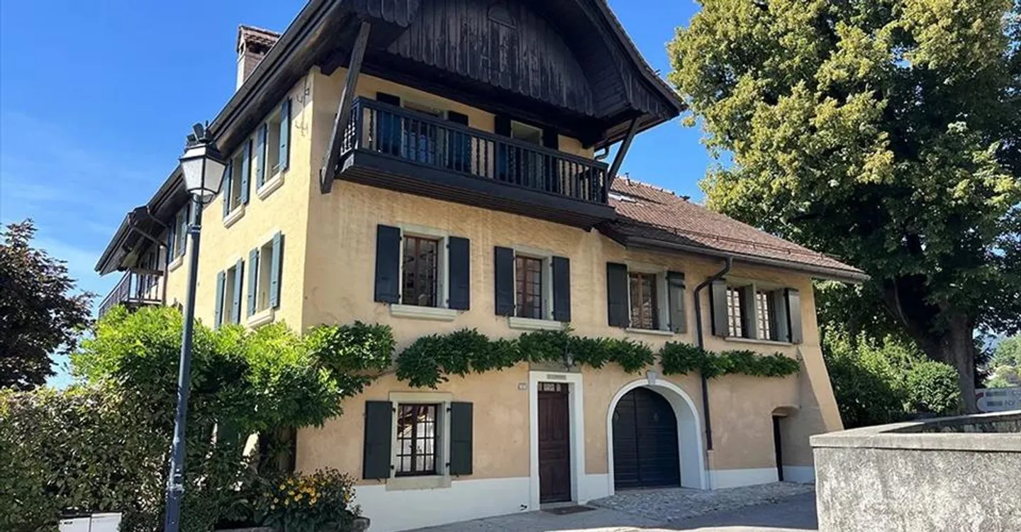 Charming 17th Century Home - Photo 3 of 12