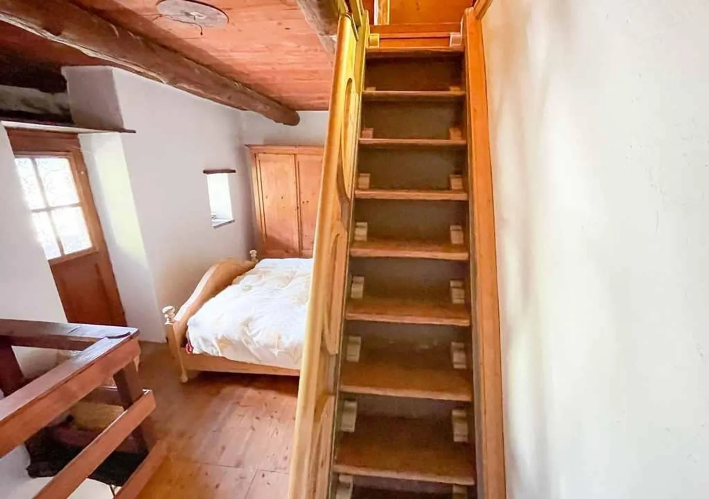 Beautiful 3-room rustic house with garden and view - Photo 9 of 17