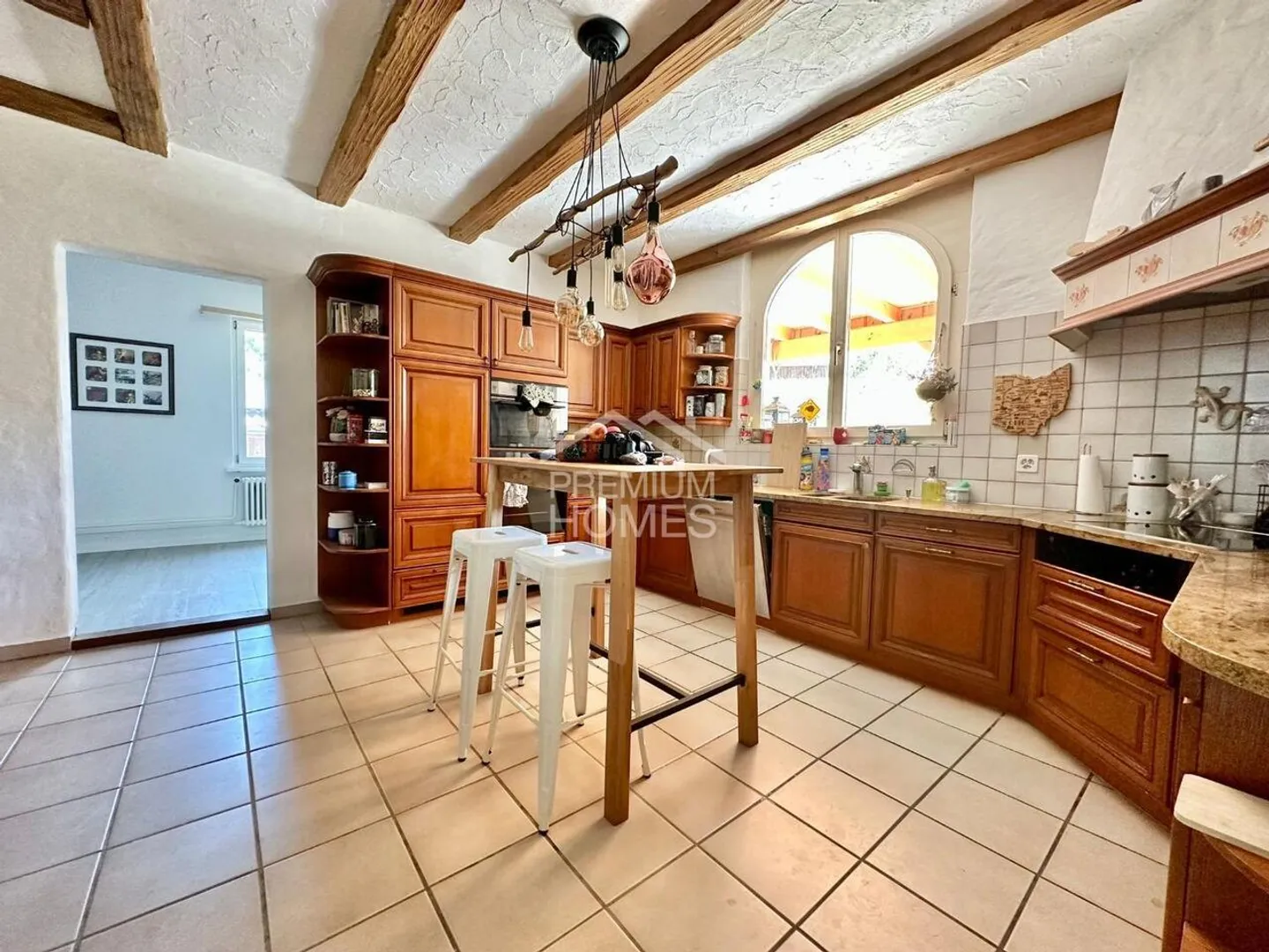 Casa plurifamiliare con allevamento di cavalli e terreno agricolo - Foto 4 di 13