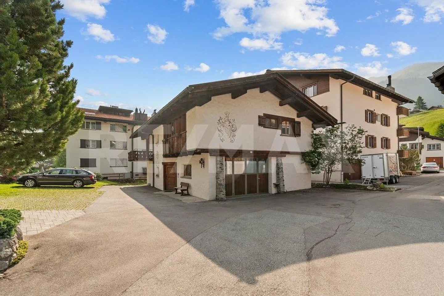 Maison résidentielle charmante avec atelier (potentiel d'aménagement) - Photo 3 sur 13