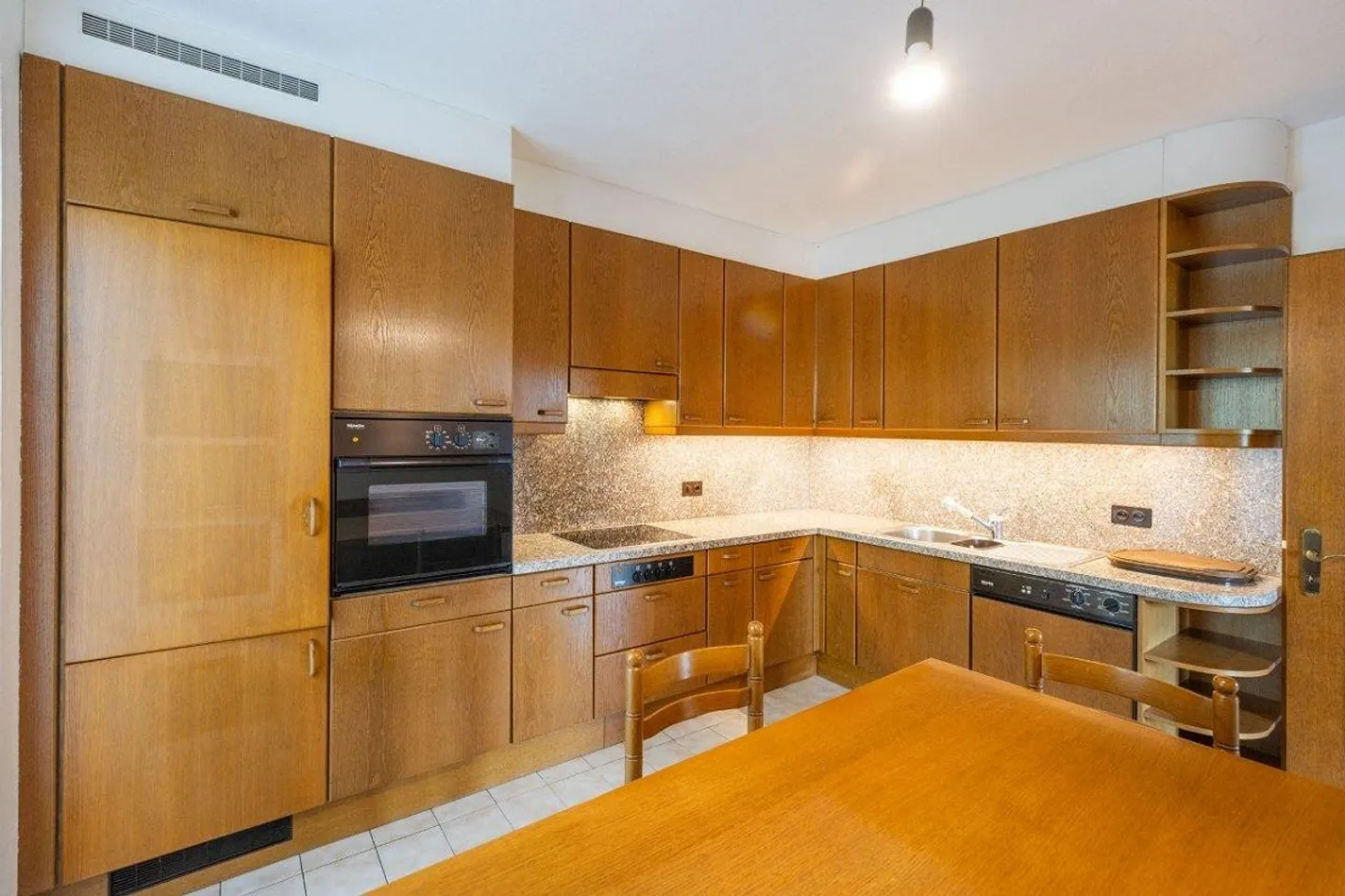 Maison unifamiliale de 6,5 pièces - Photo 6 sur 13