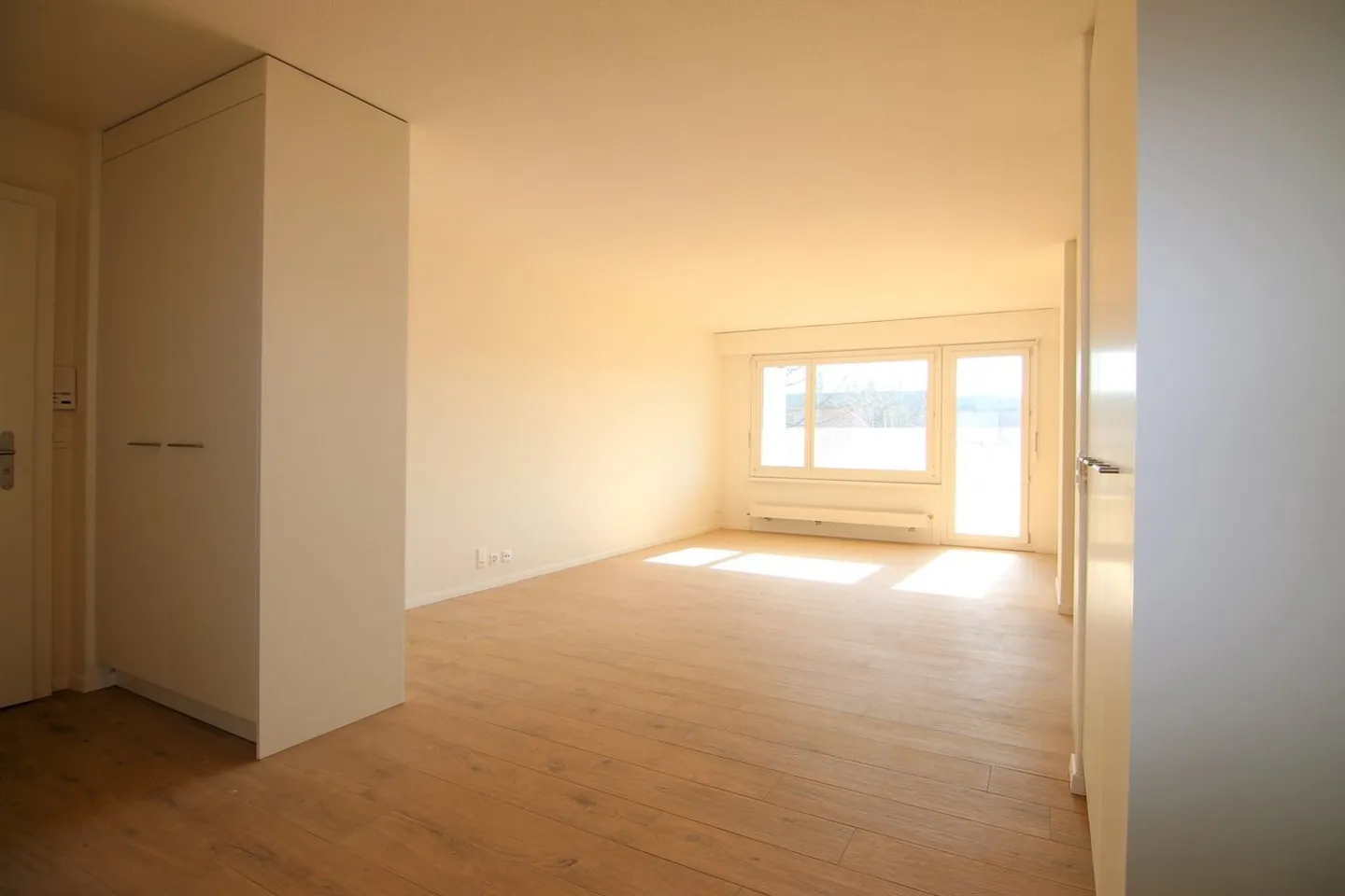 Moderne 3.5-Zimmerwohnung zu vermieten - Foto 3 von 8