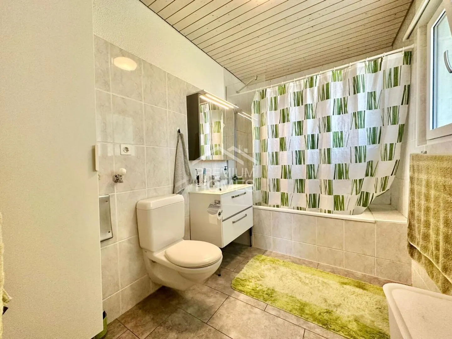 Casa plurifamiliare con allevamento di cavalli e terreno agricolo - Foto 9 di 13