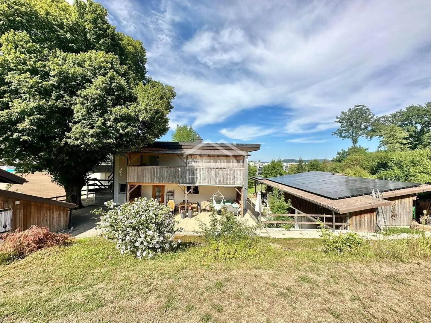 Casa plurifamiliare con allevamento di cavalli e terreno agricolo - Foto 12 di 13