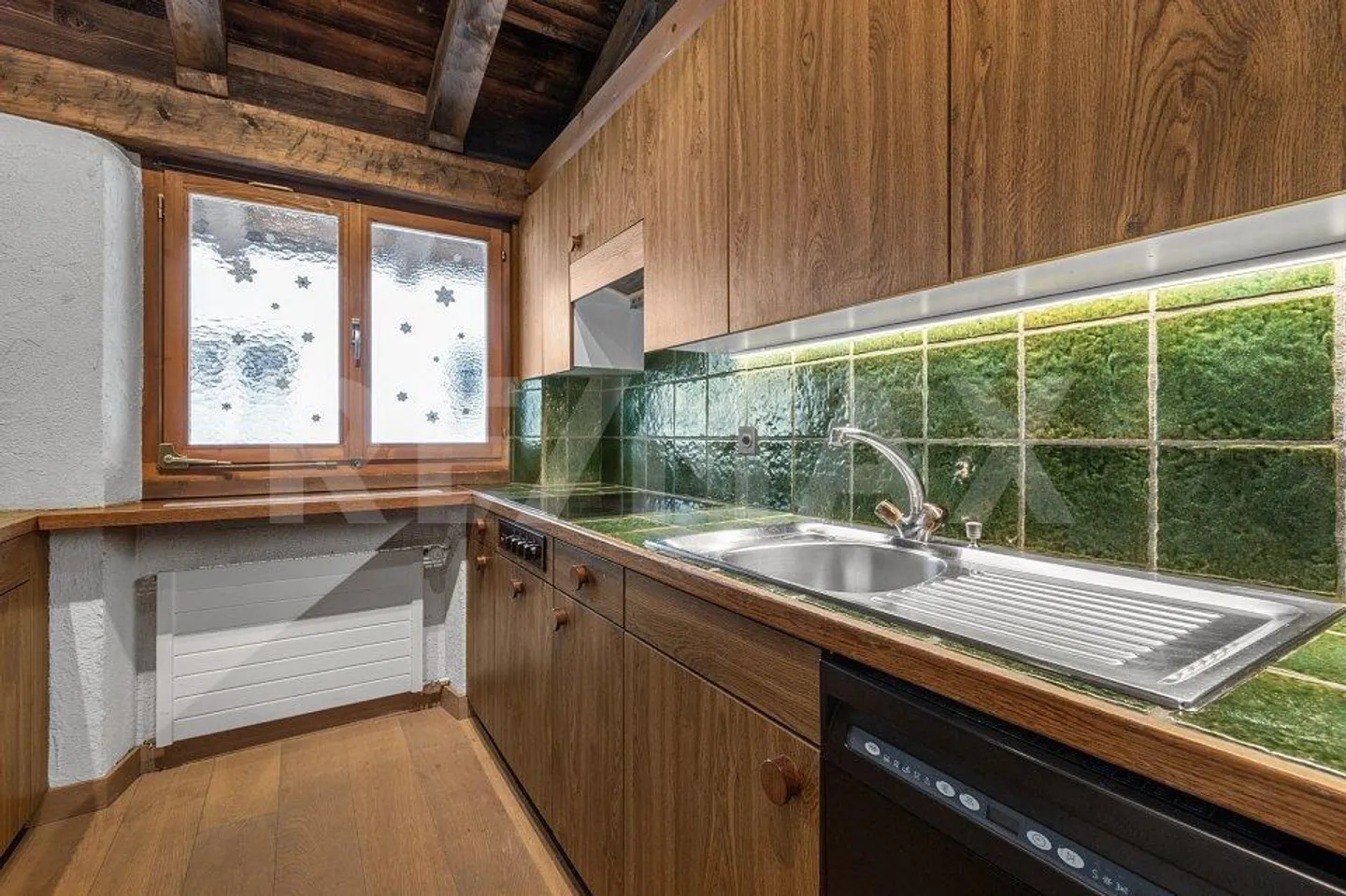 Maison résidentielle charmante avec atelier (potentiel d'aménagement) - Photo 8 sur 13