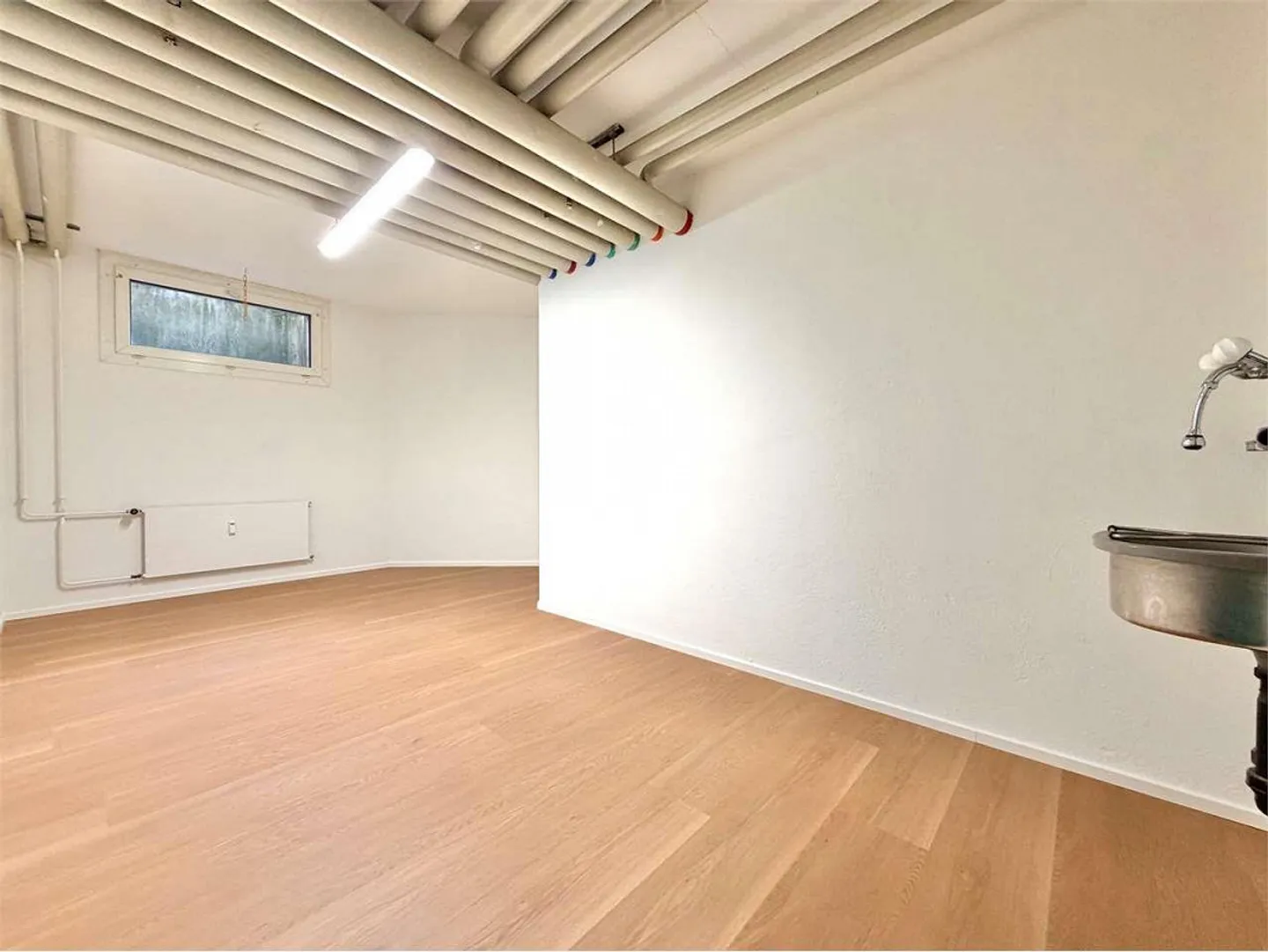 À vendre grands locaux de stockage privés à Breganzona - Photo 1 sur 3