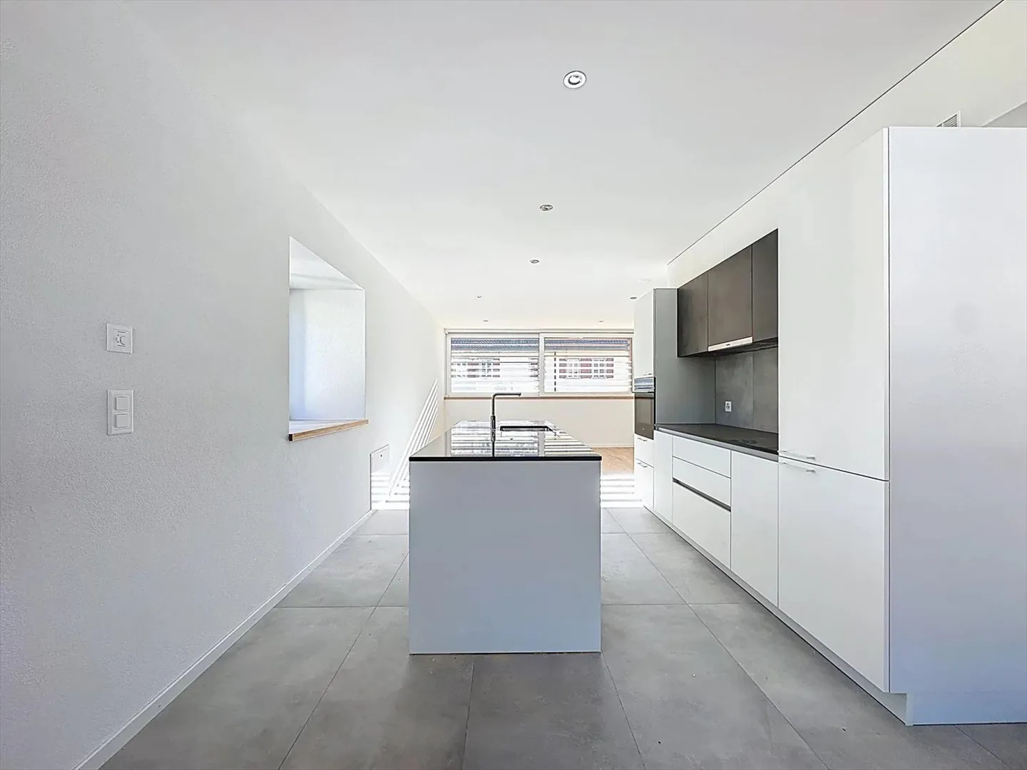 Appartement à vendre - Photo 3 sur 13
