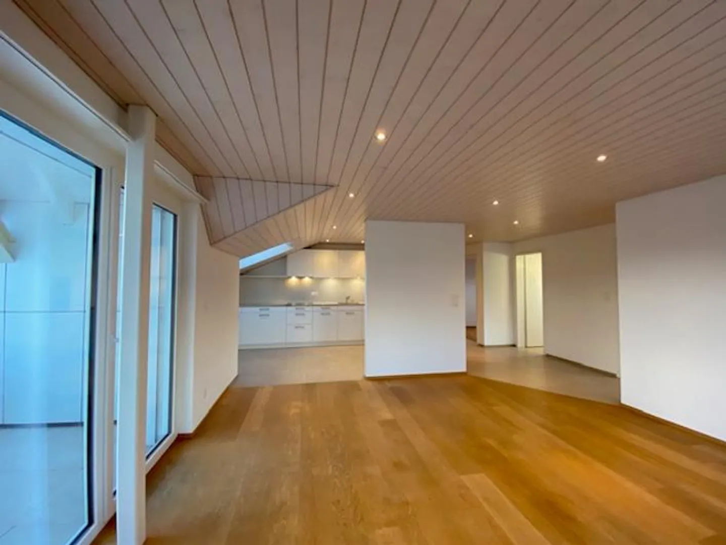 Originelle 4.5-Zimmer-Dachwohnung – Einzigartiges Wohnerlebnis in Stil - Foto 2 von 6