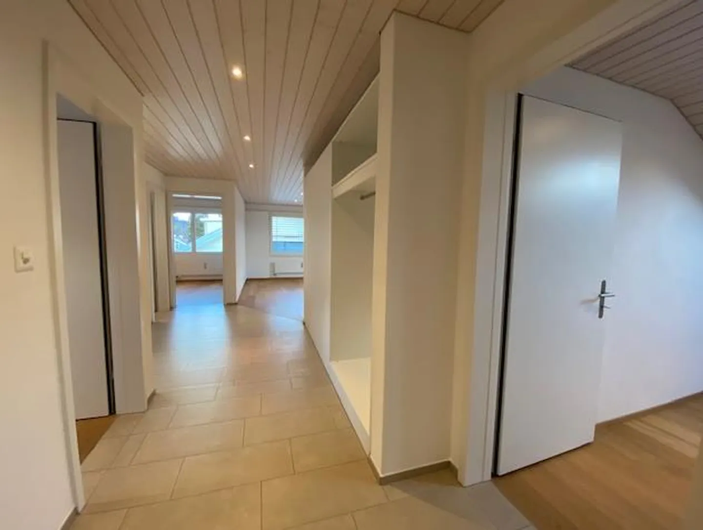 Originelle 4.5-Zimmer-Dachwohnung – Einzigartiges Wohnerlebnis in Stil - Foto 4 von 6