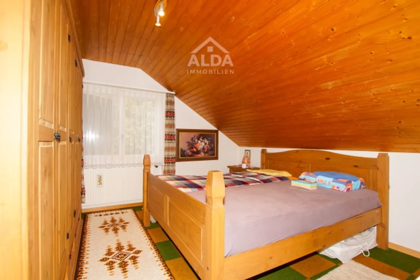 Casa unifamiliare con grande terreno in posizione idilliaca - Foto 6 di 8