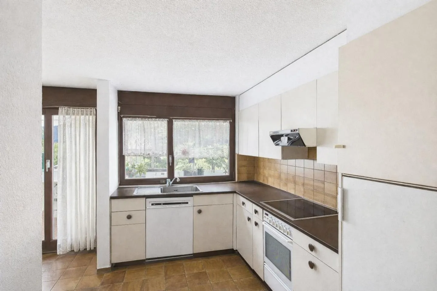 Proprietà affascinante con grande potenziale su un terreno di 860m² - Foto 3 di 11