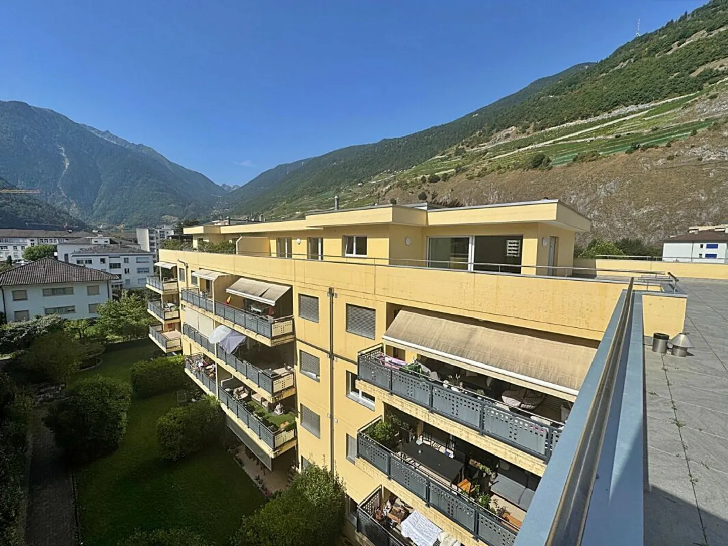 Außergewöhnliches 5,5-Zimmer-Attikapartment mit 258 m2 Terrasse - Foto 1 di 20