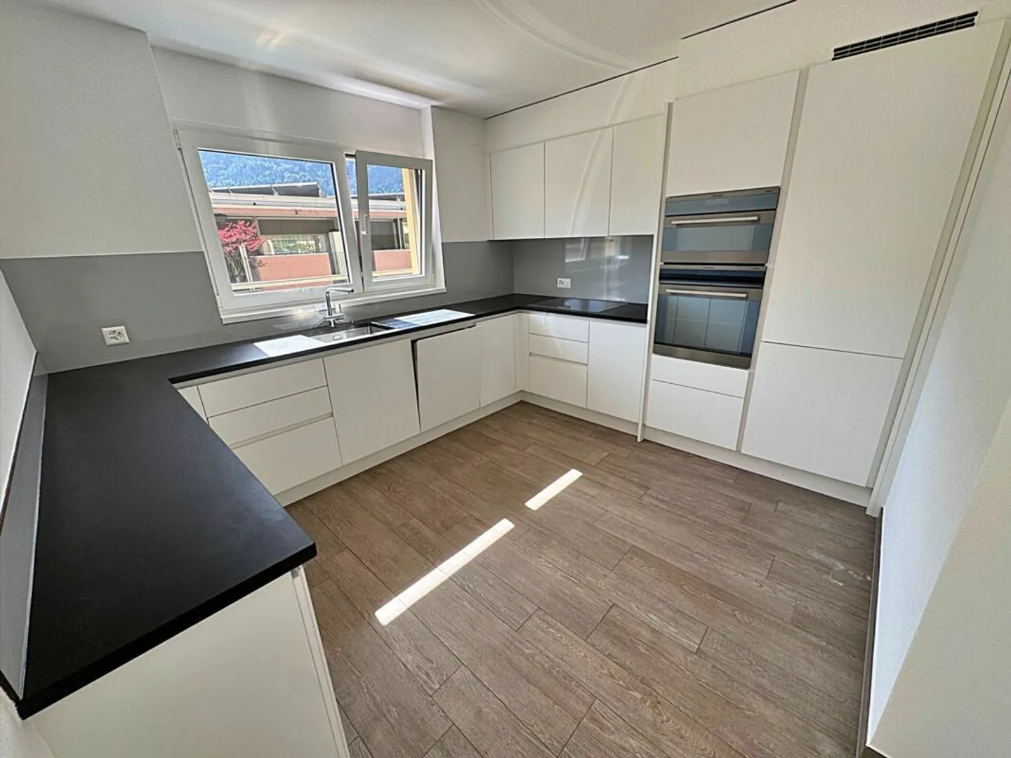 Außergewöhnliches 5,5-Zimmer-Attikapartment mit 258 m2 Terrasse - Foto 8 di 20