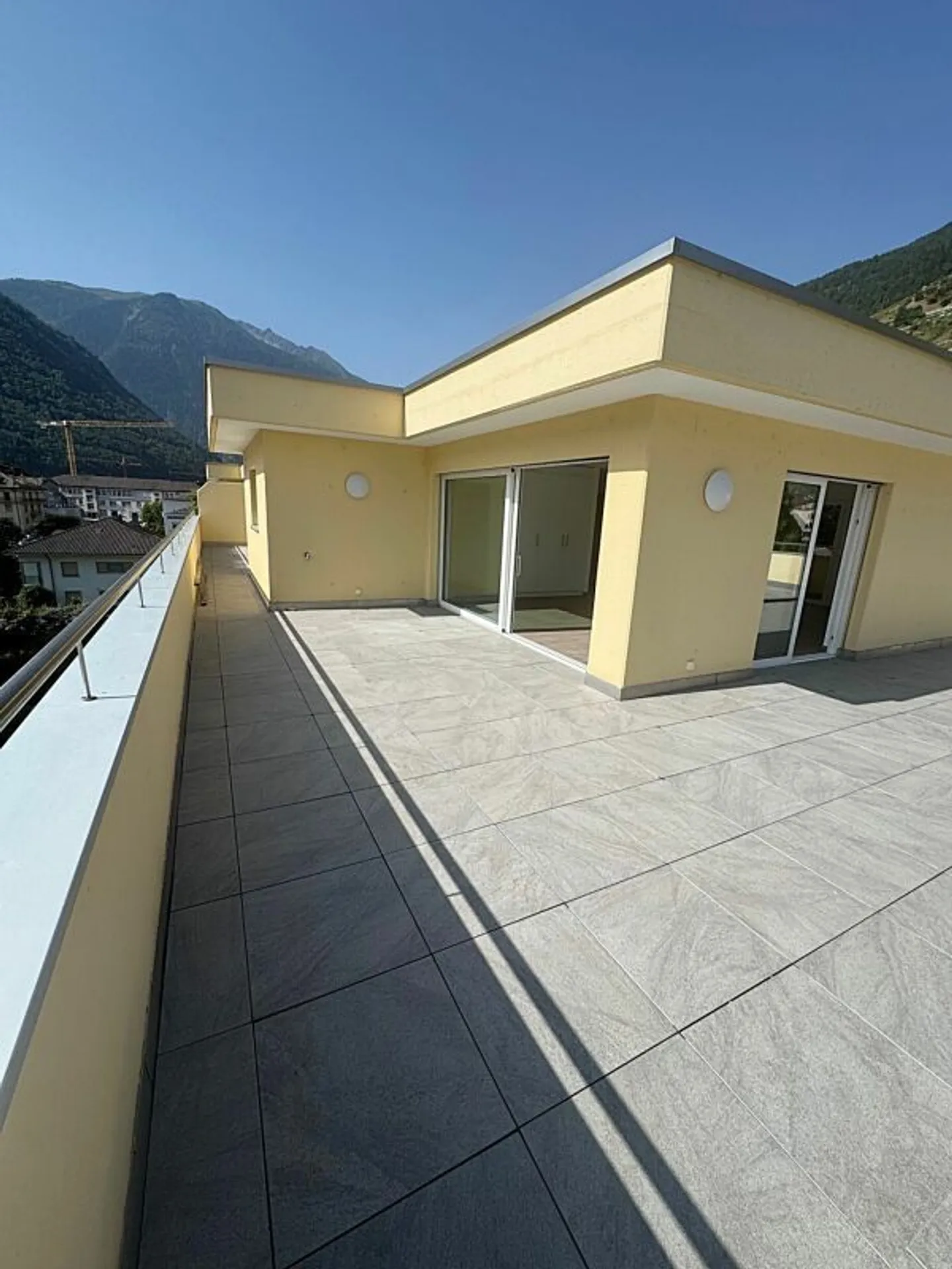 Außergewöhnliches 5,5-Zimmer-Attikapartment mit 258 m2 Terrasse - Foto 9 di 20