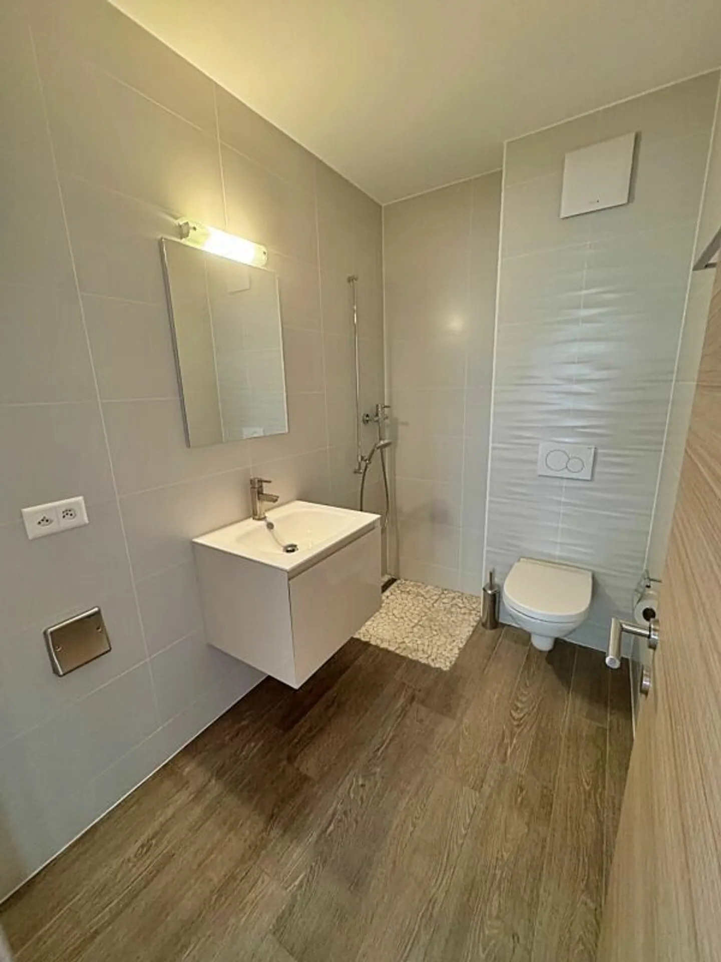 Außergewöhnliches 5,5-Zimmer-Attikapartment mit 258 m2 Terrasse - Foto 15 di 20