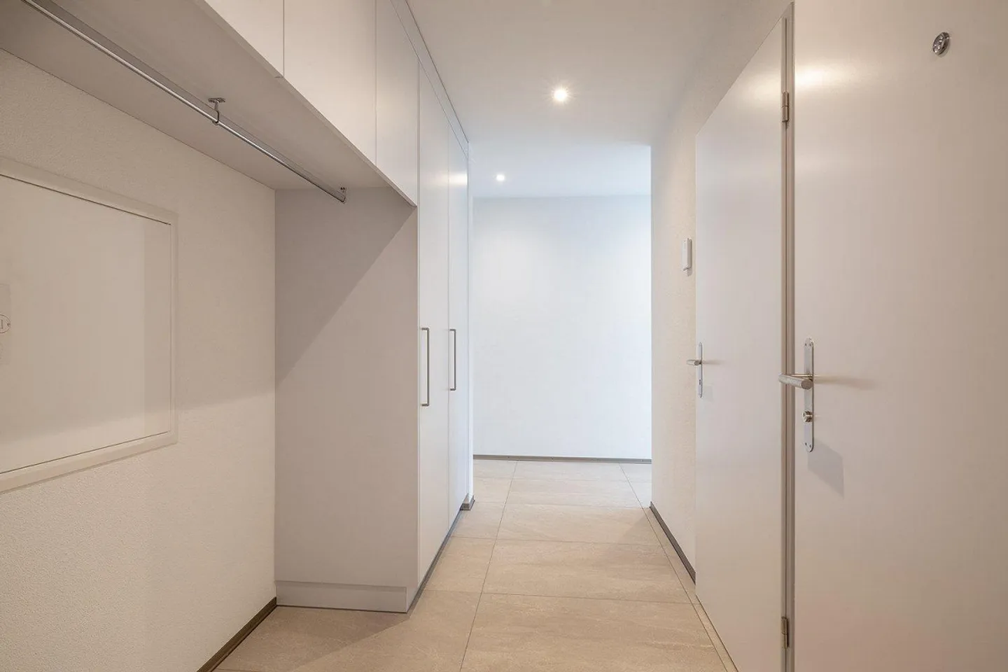 Appartamento moderno con finiture di alta qualità e accesso diretto al giardino - Foto 6 di 13