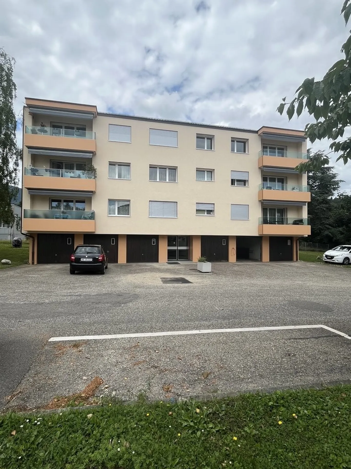 Spazioso appartamento di 4,5 locali in affitto a Bôle - Foto 1 di 10