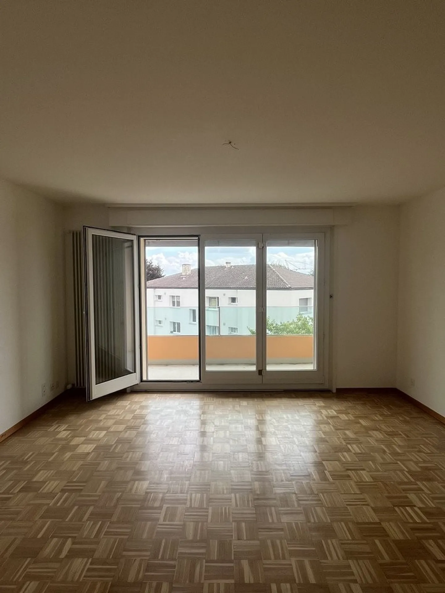 Spazioso appartamento di 4,5 locali in affitto a Bôle - Foto 5 di 10