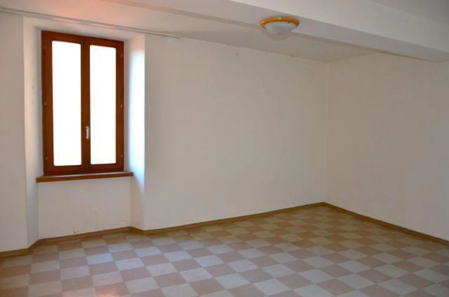 4-family house to be renovated with approved renovation project - Photo 4 of 19
