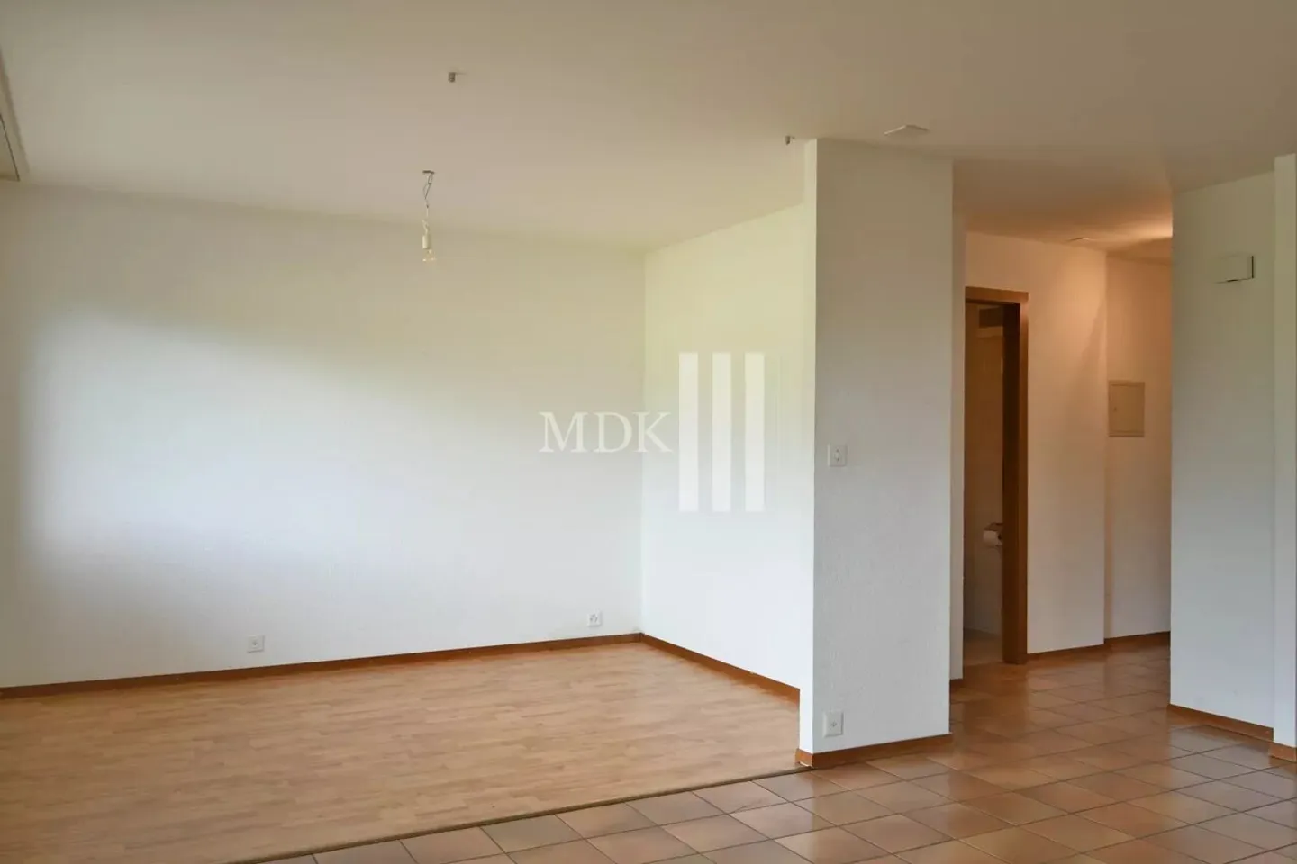 Zu vermieten in Monthey ein Studio im Erdgeschoss. - Foto 3 von 8