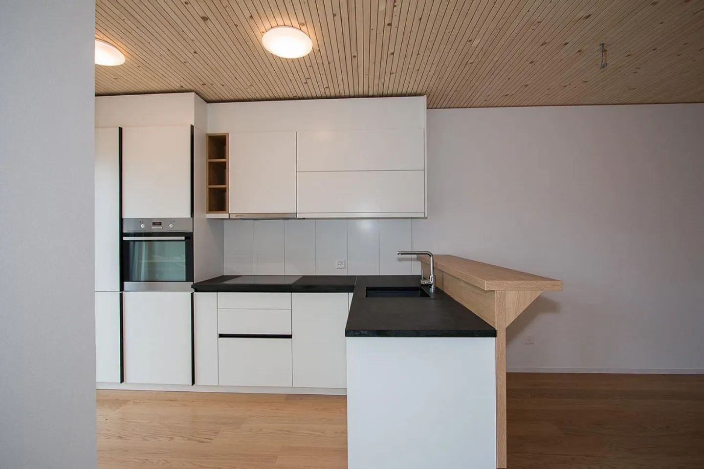 New modern and bright 3.5 room apartment with balcony - Photo 3 of 7