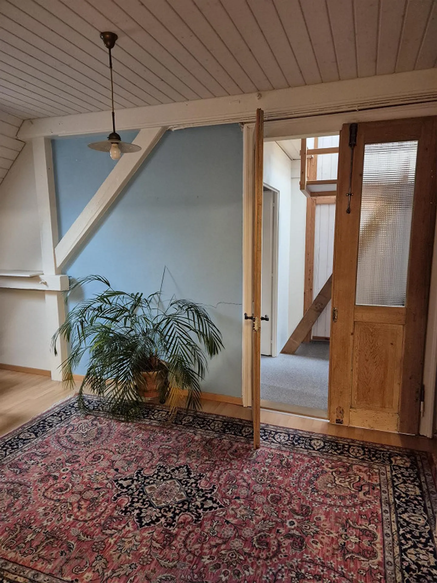 Charming 3.5-room attic apartment in the heart of St. Gallen's old town - Photo 6 of 12