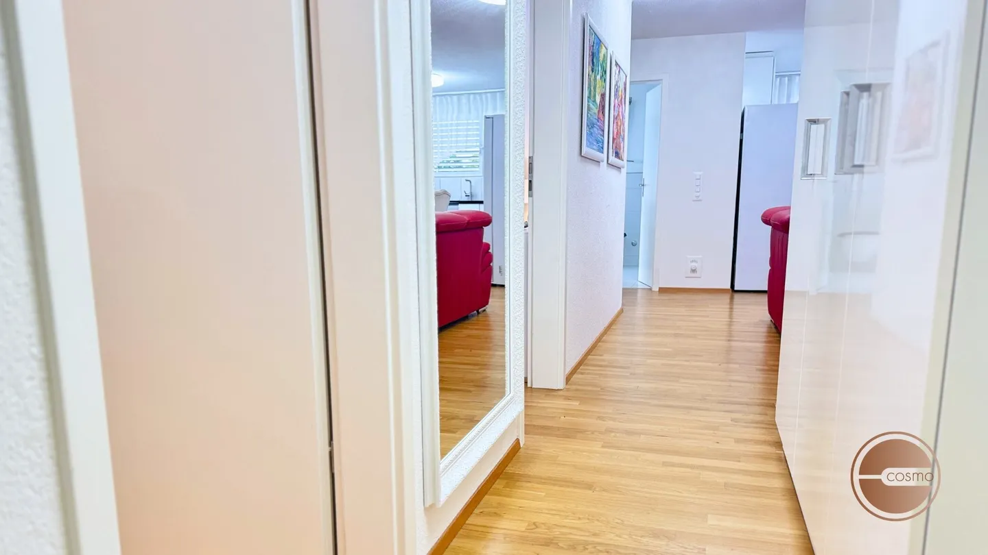 APPARTEMENT CENTRAL EN ATTIC À ZURICH NORD - Photo 2 sur 14